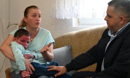 Bojić posjetio malog Dušana: Liječenje u Turskoj budi nadu za bolje sutra FOTO
