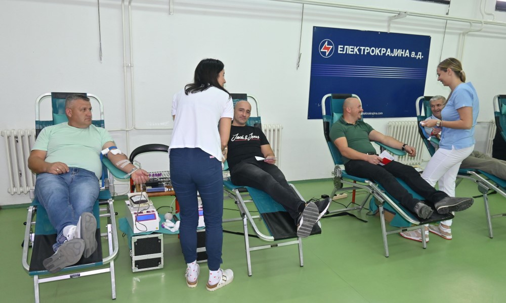 Odličan odaziv: U Banjaluci radnici Elektrokrajine darivali najdragocjeniju tečnost