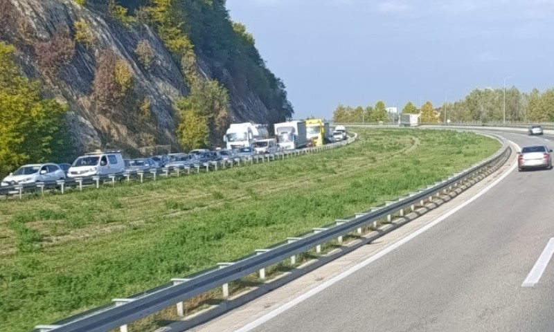 Saobraćajni kolaps na brzoj cesti: Od Laktaša do Banjaluke “mic po mic”