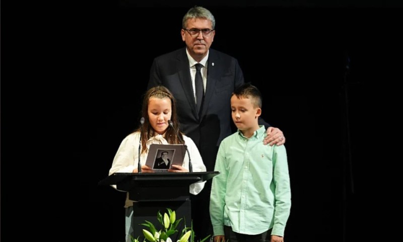 Govor Halidove unuke izazvao buru emocija: Deda, ti si naša ljubav, ponos i štit