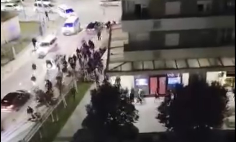 Drama u Podgorici: Više desetina građana uzvikivali “Turci napolje” VIDEO