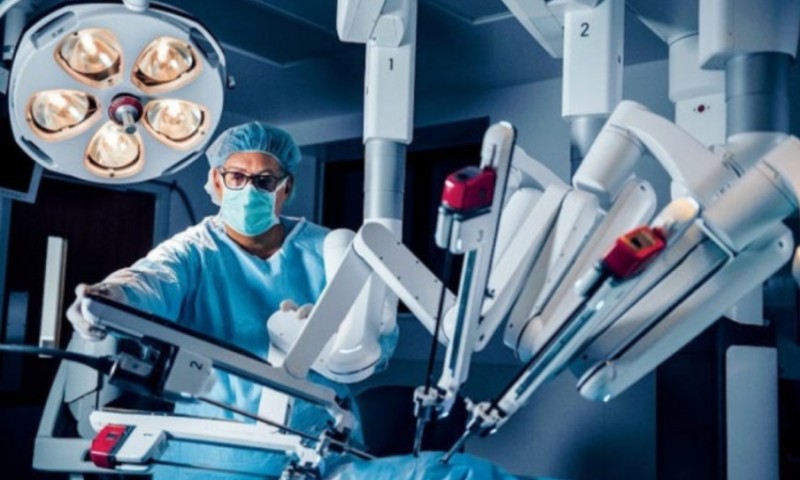 Robot asistirao hirurgu: Iz Beograda operisao pacijenta u Belgiji