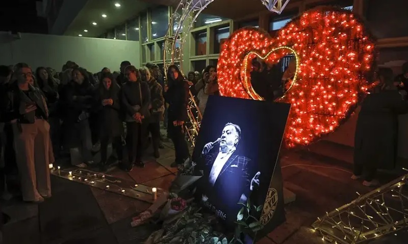 Oproštaj od legende u prepunoj sali: Počela komemoracija Halidu Bešliću