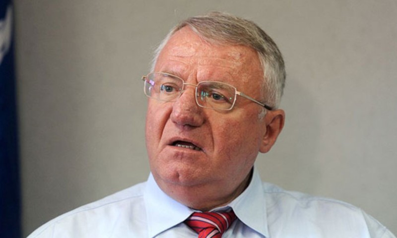Šešelj jasno poručio: Srbi da podrže Karana i ne rasipaju glasove