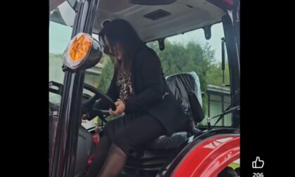 Pohvalila se video snimkom: Ružičićeva provozala novu mašinu VIDEO