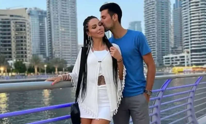 Pjevačica šokirala fanove: Objavila vještačke fotografije sa Đokovićem, Ronaldom, Bekamom FOTO