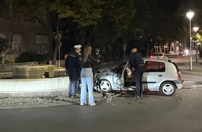 Pijan udario u fontanu, oglasila se policija: Vozač odmah lišen slobode