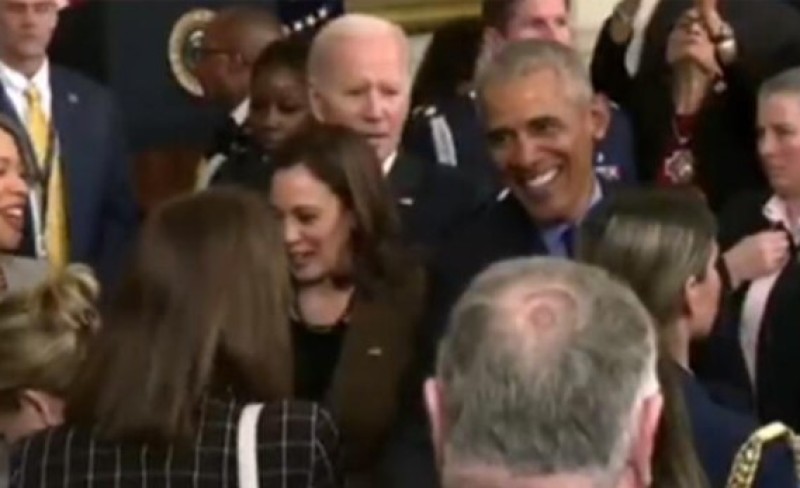 Napeta situacija! Bajden i Obama se sreli u restoranu, ali pozdrava nije bilo