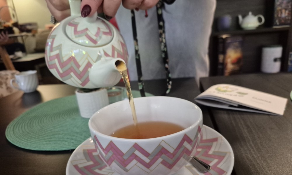 Večeras popijte ovaj čaj: Pomaže u smirivanju stresa i omogućava bolji san