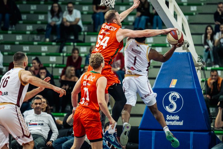 Cedevita Olimpija od minus 16 do pobjede u Sarajevu!