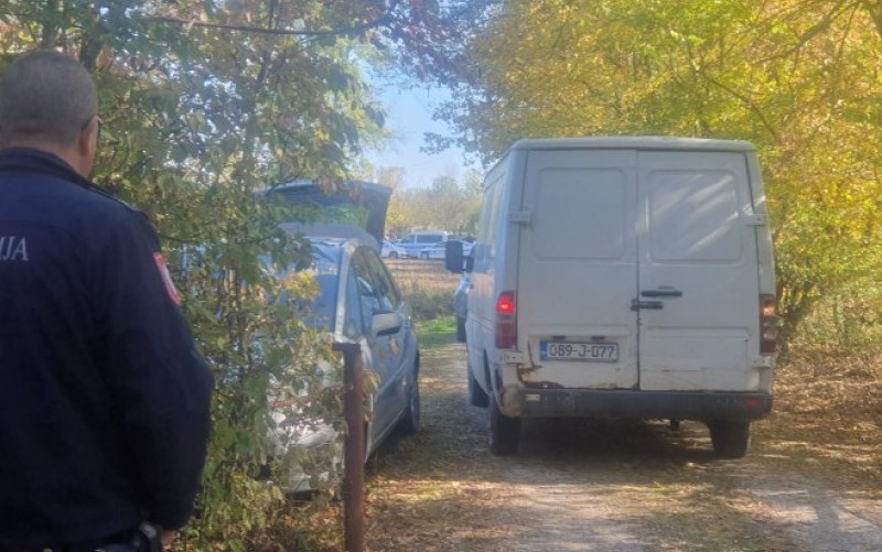 Pronađeno 50.000 KM: I dalje traju pretresi na mjestu borilišta pasa u Derventi