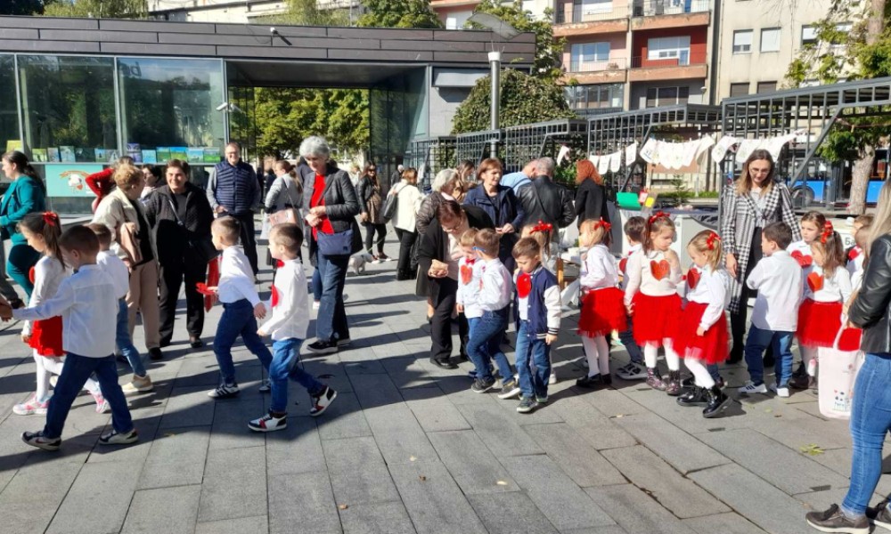 Dječija graja u Parku Petar Kočić: Banjalučki mališani uljepšali “Miholjsko ljeto” FOTO/VIDEO
