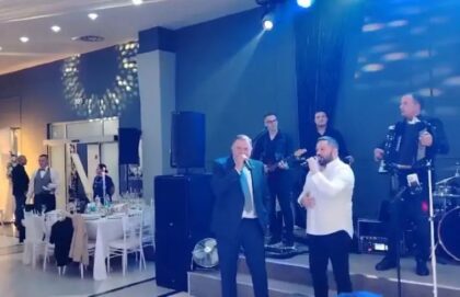 Zapjevao poznati hit! Dodik: “Uvijek nađem vremena za svadbeno veselje prijatelja” VIDEO