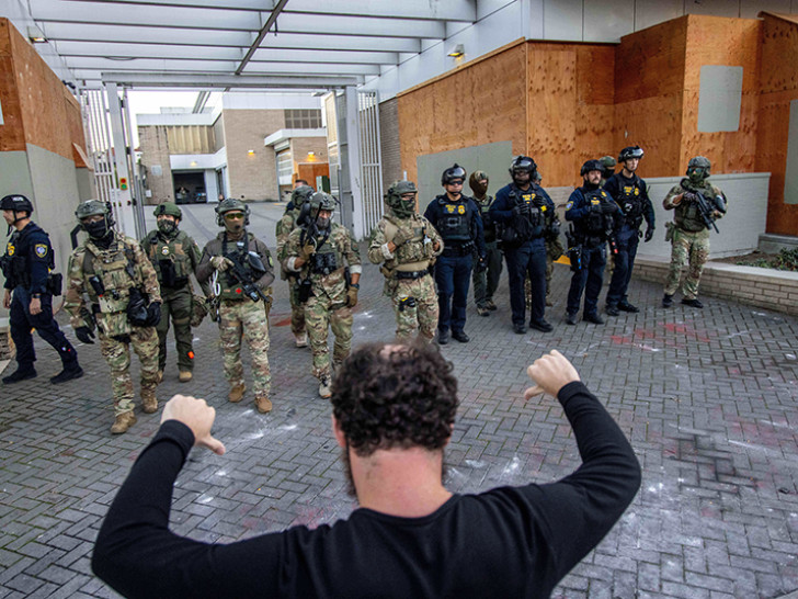 Po nalogu Trampa: Pentagon počeo da raspoređuje nacionalnu gardu u Portland