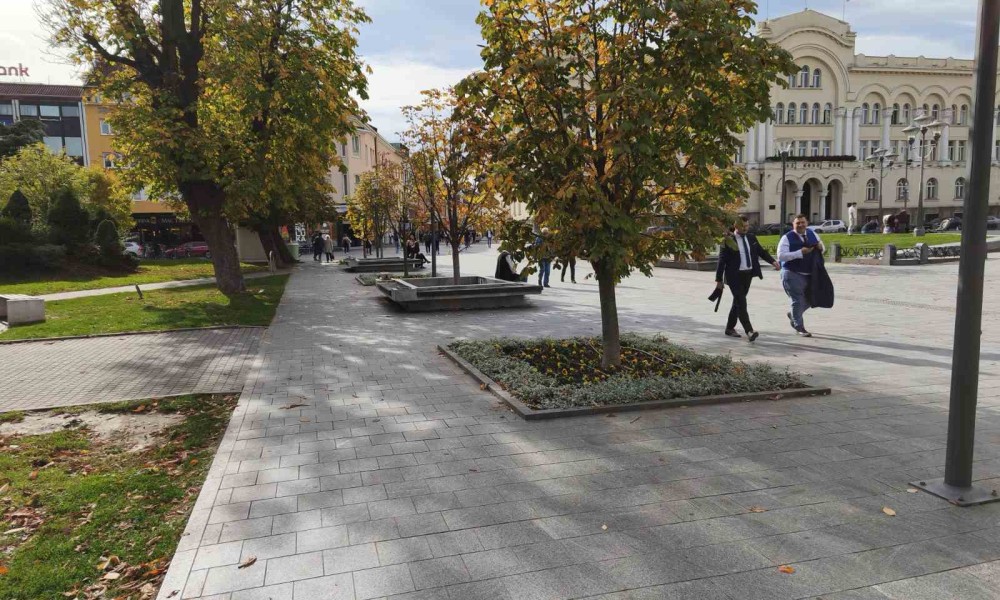 Šareno je i preživi zimu: Banjalučko šetalište u novom cvijeću FOTO/VIDEO