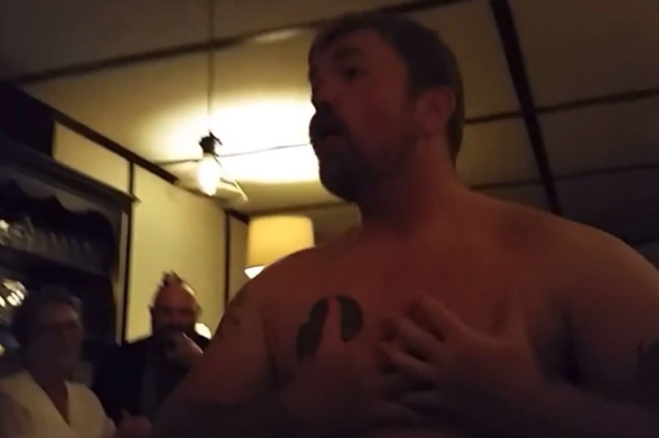 Skandal u SAD: Demokratski kandidat imao nacističku tetovažu, napravio je u Hrvatskoj VIDEO