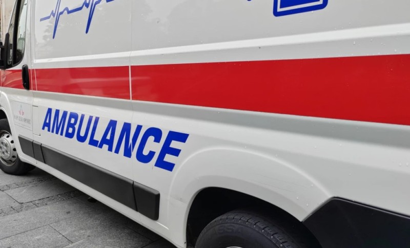 S teškim povredama prevezena u bolnicu! Djevojku na pješačkom “pokosio” automobil