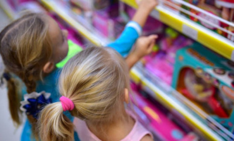 Stručnjaci upozorili roditelje: Ne kupujte AI igračke djeci za praznike