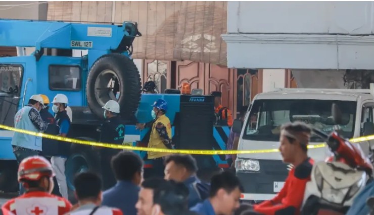 Crni bilans raste: Broj poginulih u urušavanju škole u Indoneziji porastao na 53