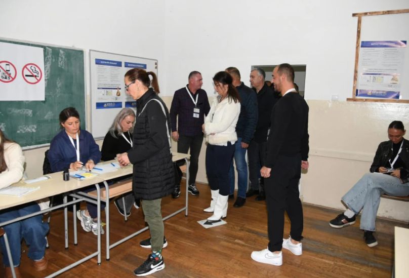 Zatvorena biračka mjesta na Kosmetu: Velika izlaznost u srpskim sredinama, čekaju se prvi rezultati