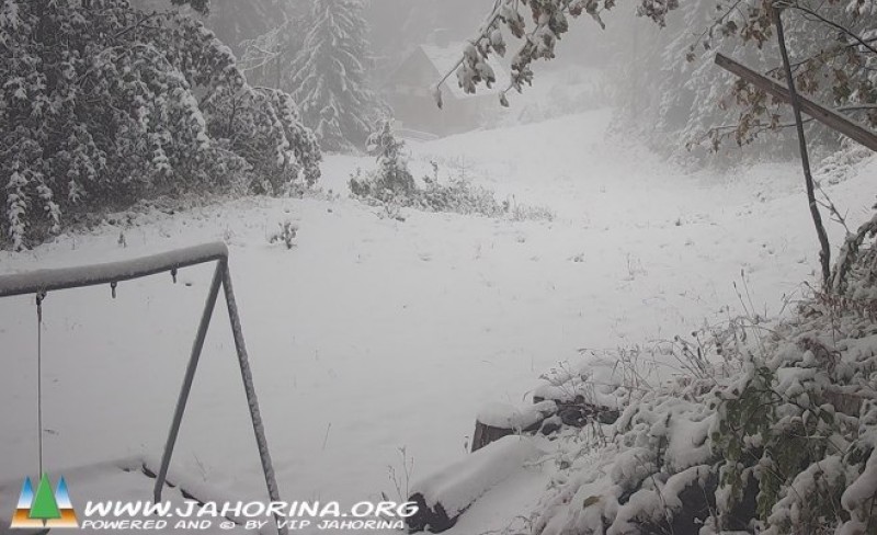 Zabijelili vrhovi olimpijske planine: Prvi snijeg pao na Јahorini FOTO/VIDEO