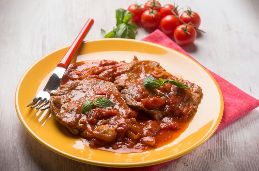 Sočna junetina u paradajz sosu