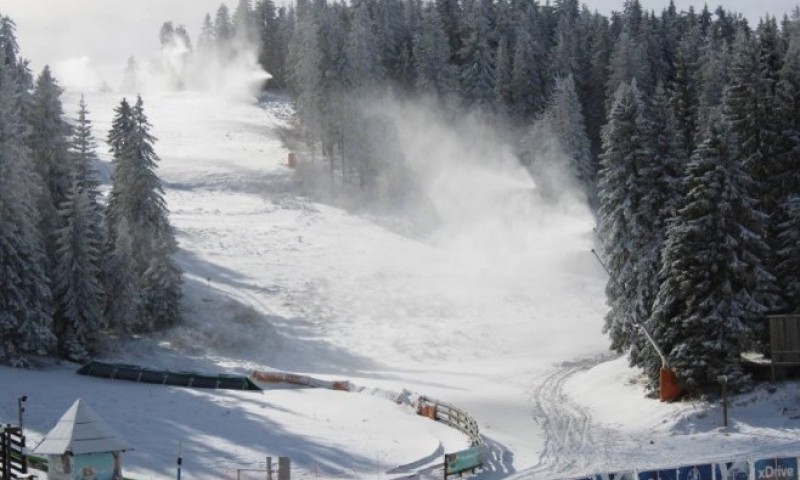 Bijeli pokrivač obradovao ljubitelje zime: Na Kopaoniku pao prvi snijeg