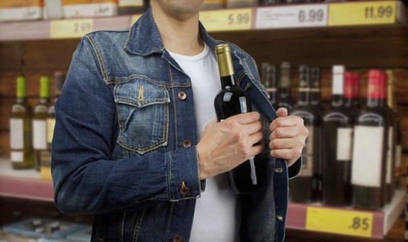 Lisice na ruke: Slovenac uhapšen zbog krađe alkohola u Istočnom Sarajevu