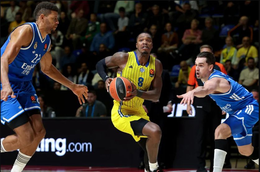 Makabi trojkom sa devet metara slavio nad Realom