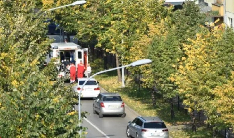 Teška nesreća u Banjaluci! Pričao na telefon, pa “mercedesom” pokosio djevojku na pješačkom