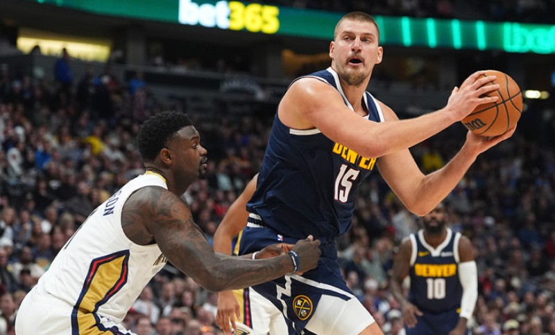 Jokić u svom stilu: Trojka s pola terene i dominacija Denvera VIDEO