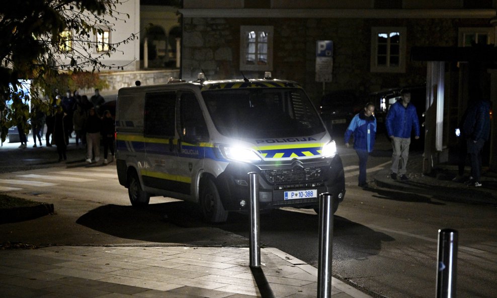 Pucnjava u Novom Mestu: Rafali odjeknuli naseljem u kom se dogodilo brutalno ubistvo, policija na terenu VIDEO