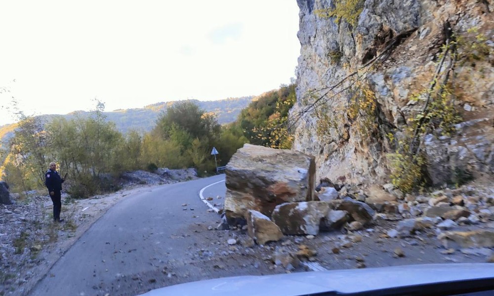 Oprezno vozite: Veliki odron kod Kneževa