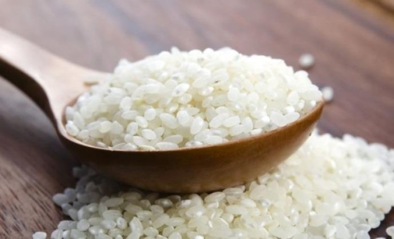 Stavite čašu pirinča u ormar! Ovaj jednostavan trik rješava ozbiljan problem u kući