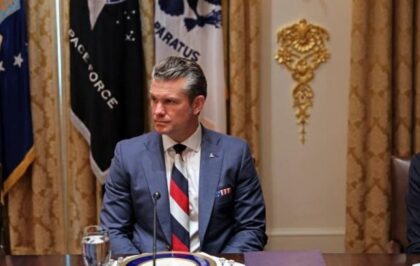Šef Pentagona u bojama ruske zastave: Ministar rata SAD kravatom šokirao Zelenskog