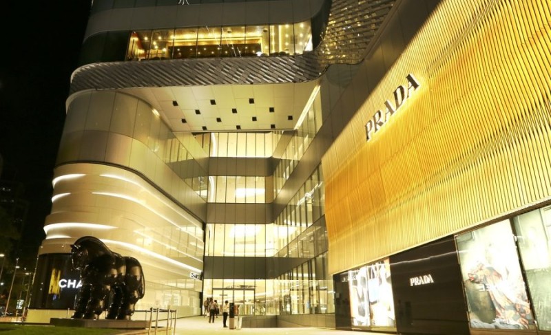 Sklopljen dogovor: “Prada” kupuje “Versaće” za za 1,375 milijardi dolara