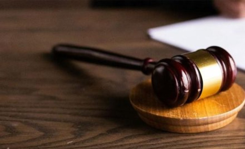 Podignuta optužnica: Optužena da je prilikom obračuna plata oštetila firmu za 50 hiljada maraka