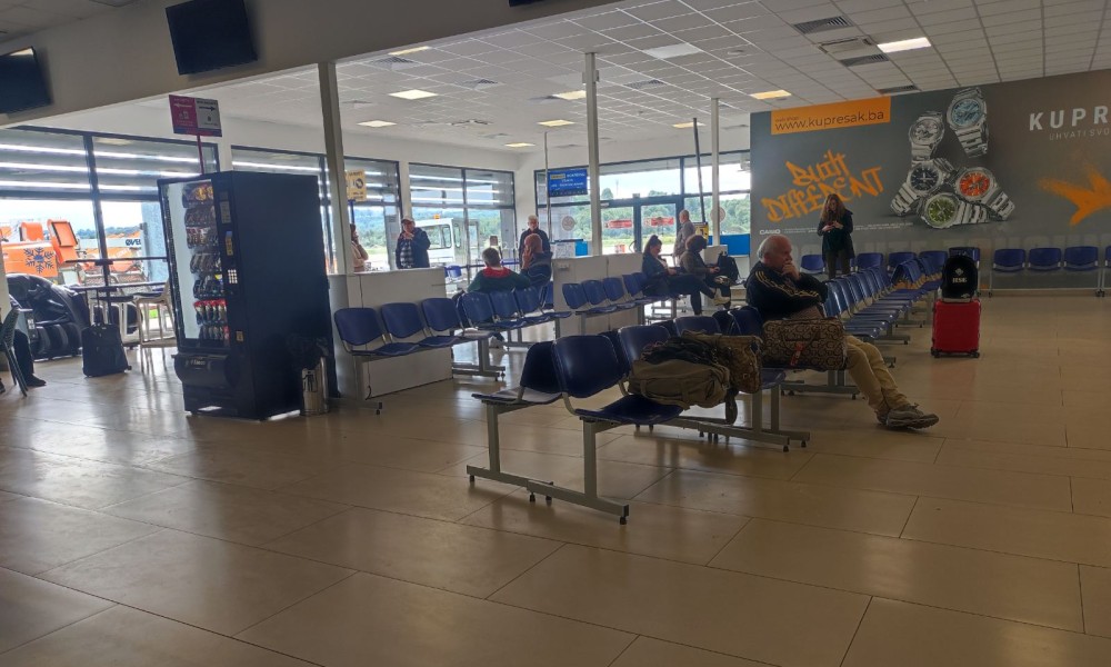 Nervoza kod putnika na banjalučkom aerodromu: Avion iz Beograda kasni nekoliko časova