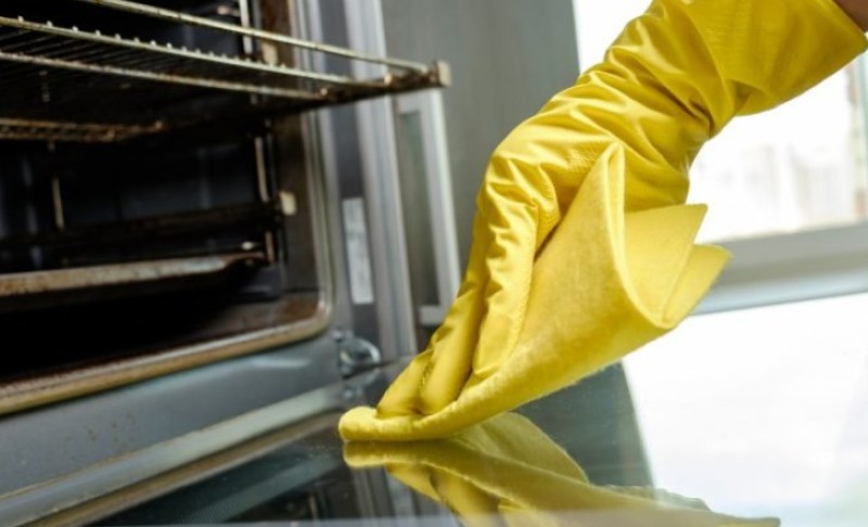 Bez štetnih hemikalija: Ovo je jednostavan vodič kako da temeljno očistite rernu