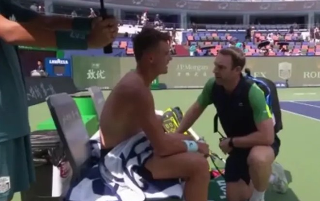 Rune poludio zbog situacije sa Novakom u Šangaju: “Da li želite da neko umre?” VIDEO