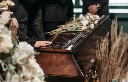 Čovjek organizovao svoju sahranu, pa ustao iz sanduka i sve prenerazio: “Morao sam da provjerim…”