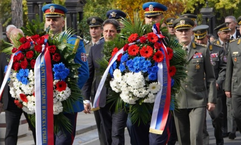 Ispraćaj uz paljbu i orkestar: General Pavković sahranjen uz najviše vojne počasti