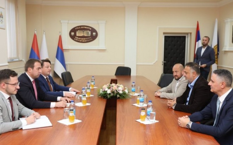 Selak u posjeti Derventi: Sastao se sa predsjednikom Osnovnog suda i gradonačelnikom Žunićem