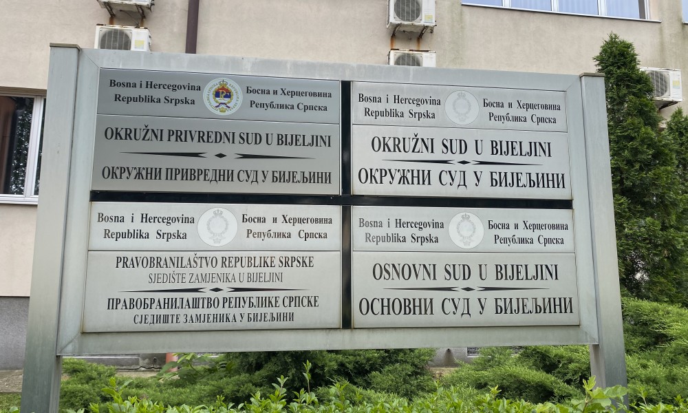 Jovanu određen pritvor: Policija sve pretresla, od telefona do kokaina