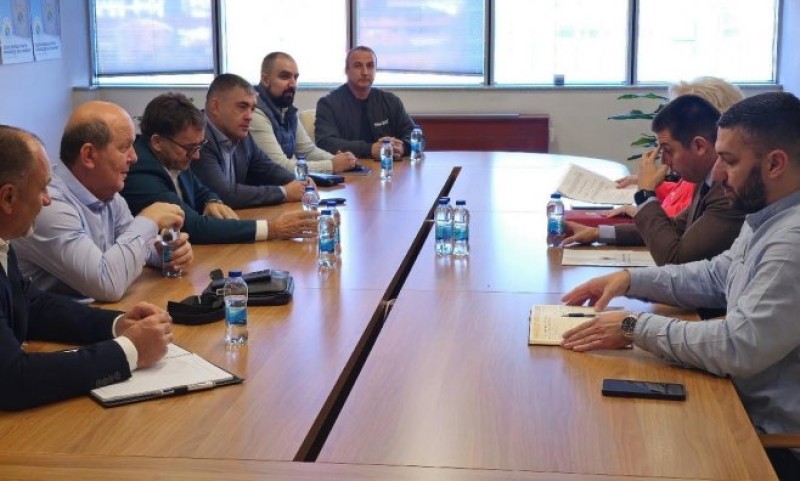 Šulić sa proizvođačima peleta: Preprodavci izazvali poremećaj na tržištu