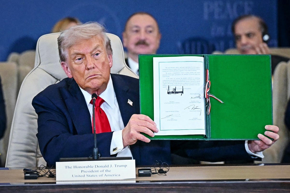 Tramp prvi potpisao mirovni plan za Gazu: “Nevjerovatan dan za svijet”