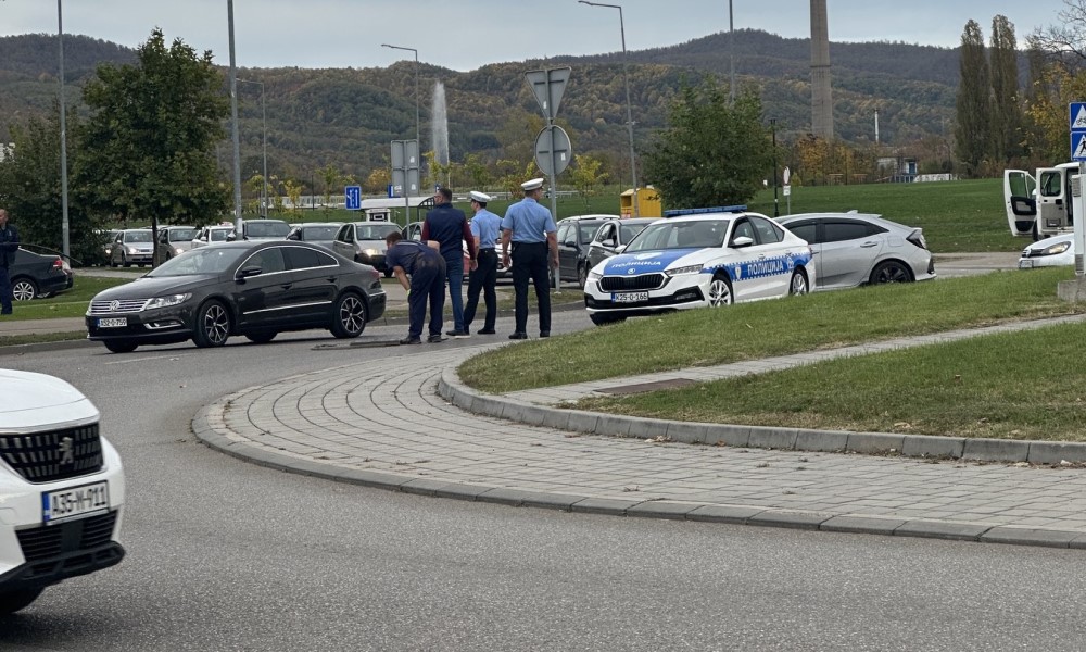 Radovi ili udes? Gužva u kružnom toku kod Delte
