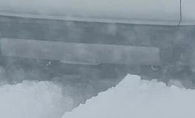 Padavine i jaki udari vjetra! Snježna mećava na Vlašiću, novinari zarobljeni u snijegu