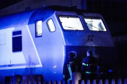 Voz udario trojicu muškaraca, jedan poginuo