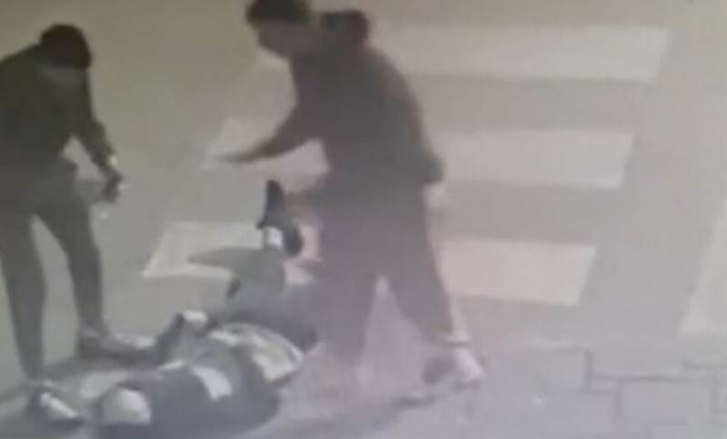 Huligan udario dijete drvenim kocem u glavu! Stravičan napad na dječaka u Banjaluci UZNEMIRUJUĆI VIDEO